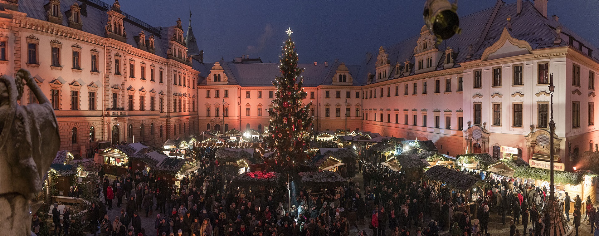 Romantischer Weihnachtsmarkt auf Schloss Thurn und Taxis ...